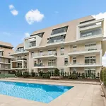 Port Orion - Brand New Ground Floor Flat With Pool
