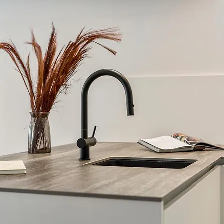 Port Orion - Brand New Ground Floor Flat With Pool דירה ניופורט