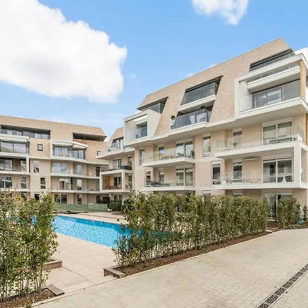 Port Orion - Brand New Ground Floor Flat With Pool *