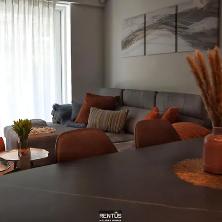 Port Orion - Brand New Ground Floor Flat With Pool דירה