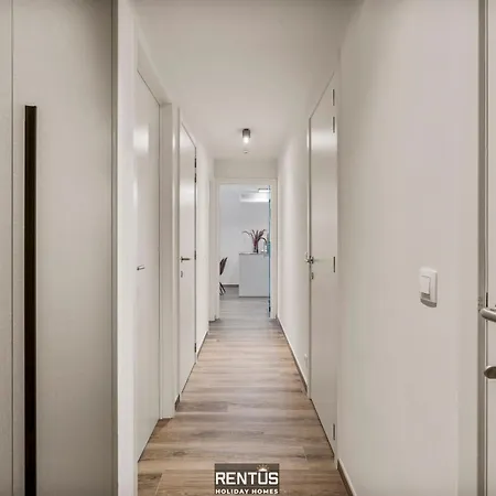 Port Orion - Brand New Ground Floor Flat With Pool 아파트