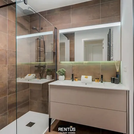 Port Orion - Brand New Ground Floor Flat With Pool アパート
